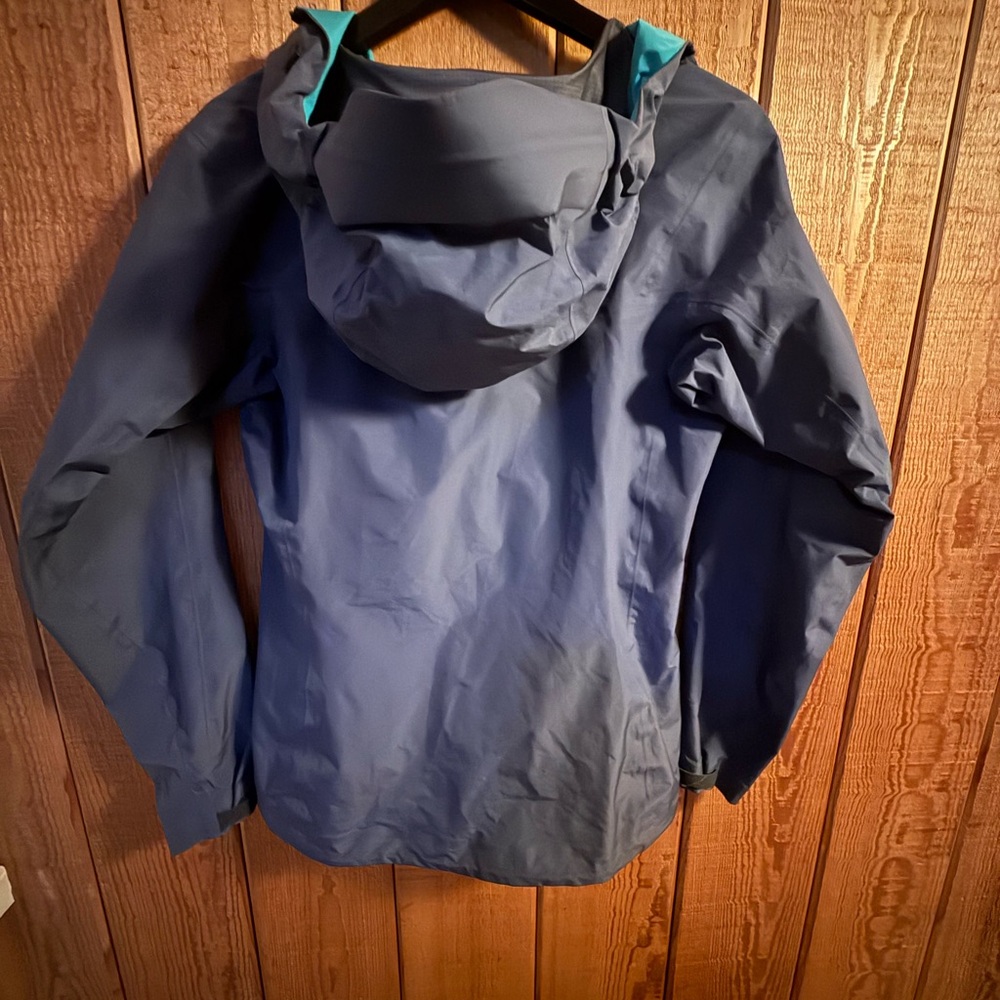 Arc'teryx Blue/Teal Hooded Jacket - Picture 2 of 7